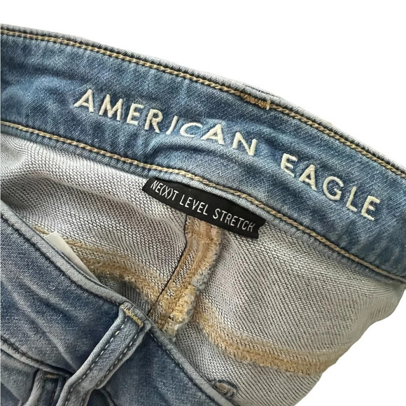 AEO • Medium Wash Distressed Raw Hem Jegging - Picture 10 of 10